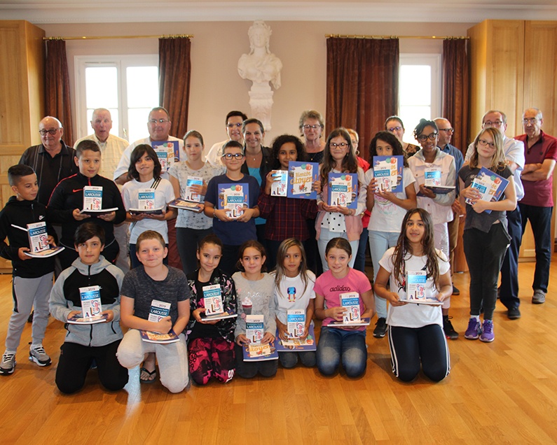 Remise des dictionnaires aux nouveaux sixièmes