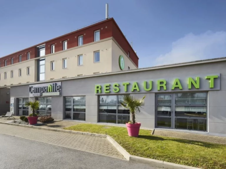 Photo devanture Campanile Roissy