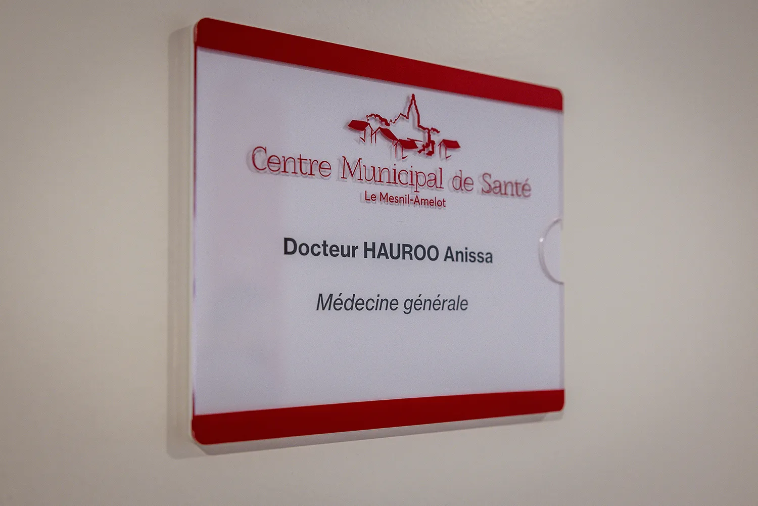 Centre municipal de santé 3 centre municipal de sante - Plaque Docteur Hauroo Anissa